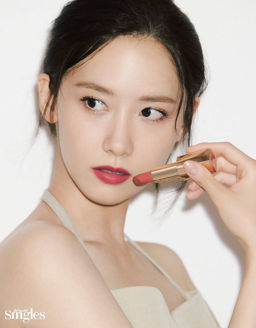 윤아가 에스티로더와 함께한 싱글즈 화보